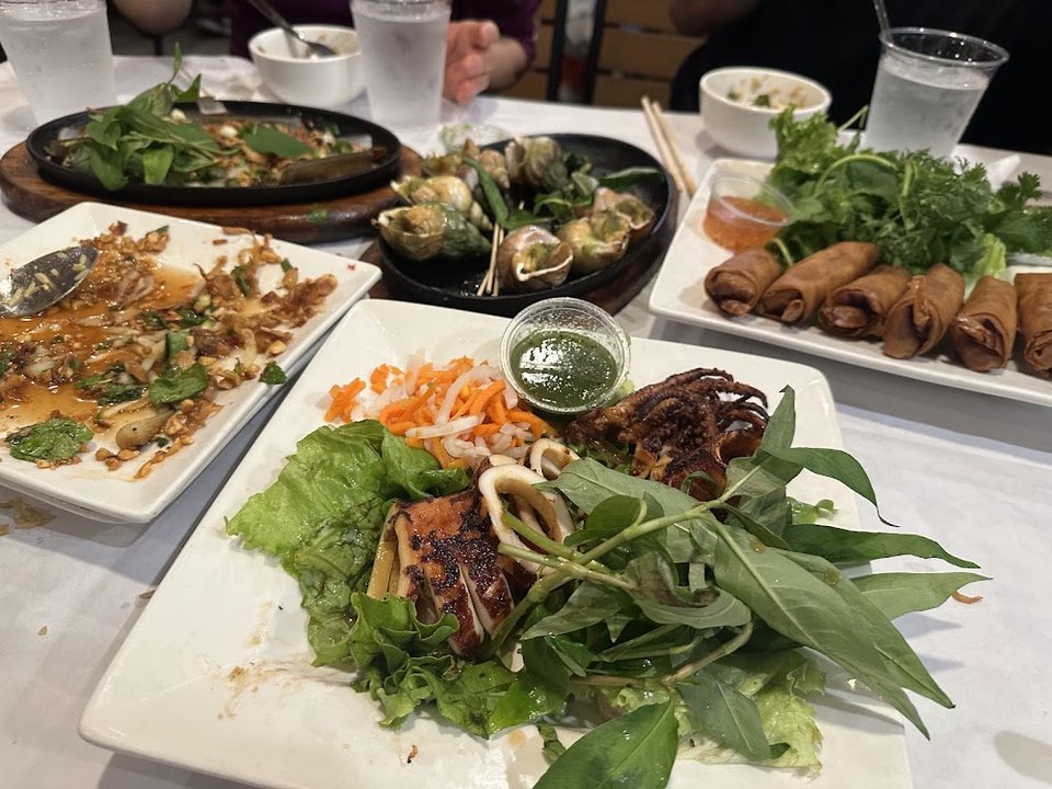 Vietnamese dishes arranged by category.